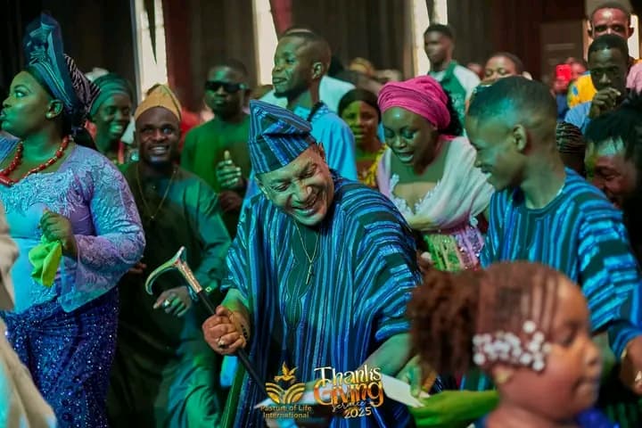 Ministry moment 1 (Landscape)